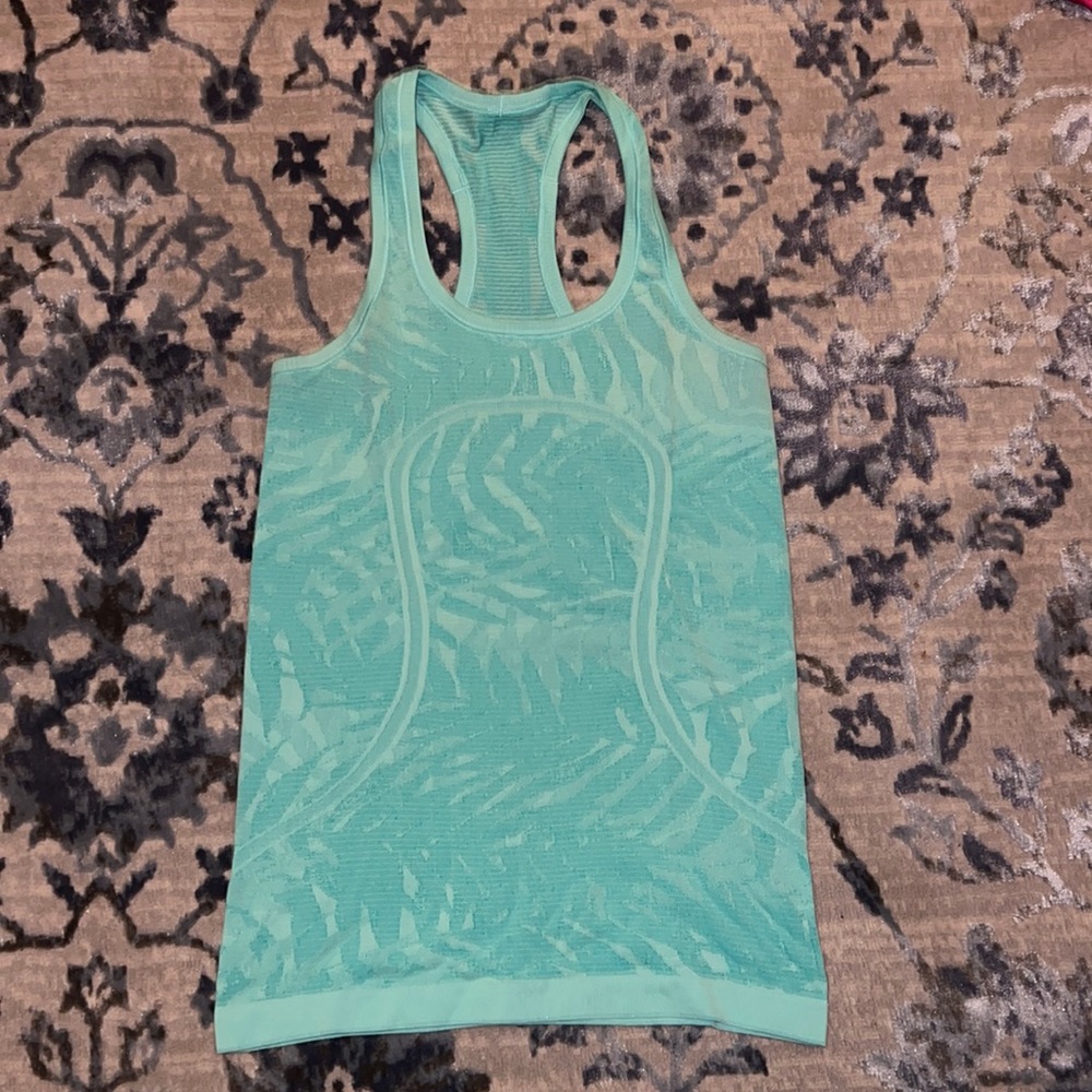 Lululemon athletica swiftly size 4
